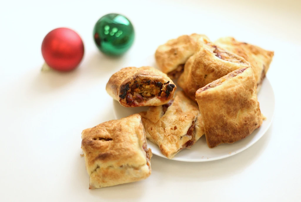 Vegan stuffing rolls
