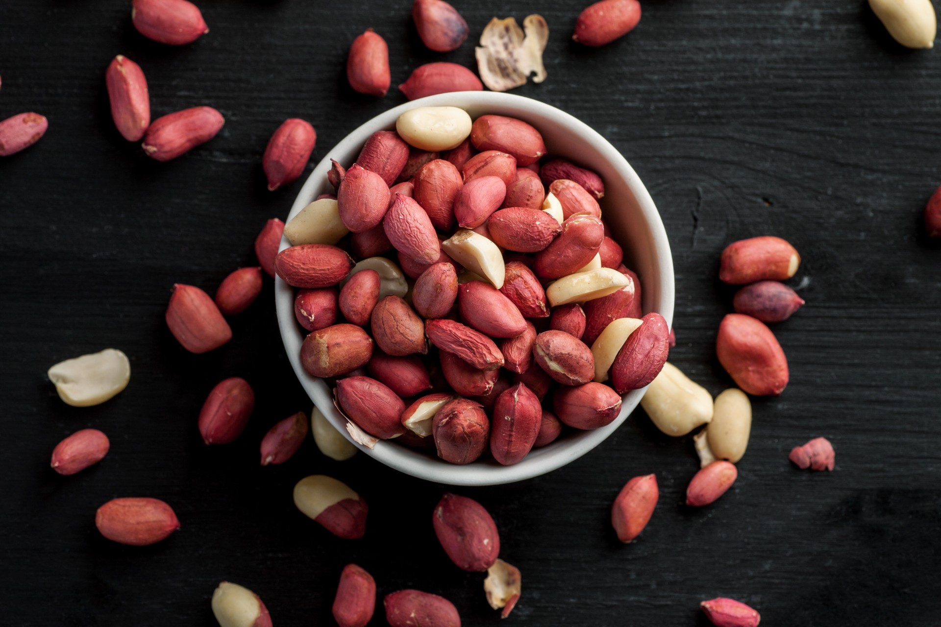 Peanuts with skin deals